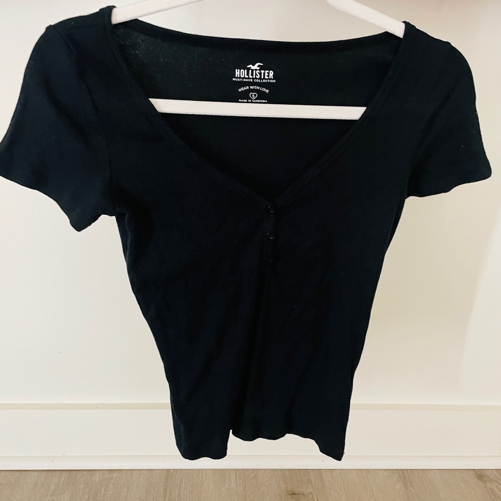 Hollister Women's Black V-Neck Top Ribbed Button Front Size S